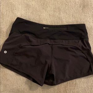 Lululemon tracker shorts